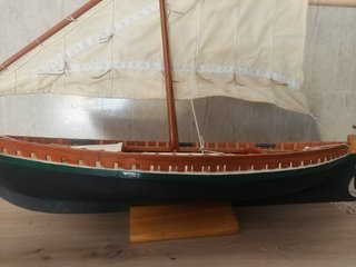 Gran maqueta barco Vela Latina Artesanal 80 cm.