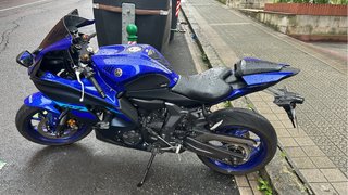 Yamaha R7 azul