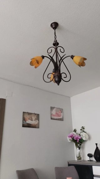 Lámpara de salón rústica