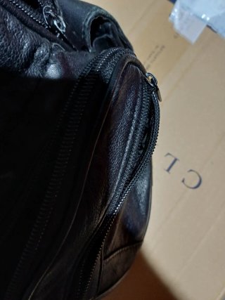 Riñonera de piel negra