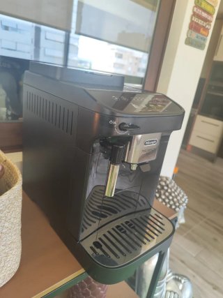 Cafetera DeLonghi Magnifica Evo