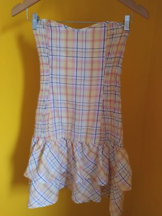 Lote 34 prendas de ropa de mujer.
