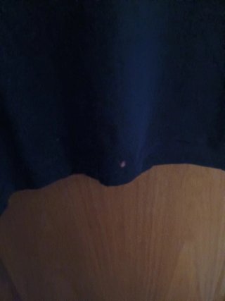 Camiseta azul con calavera