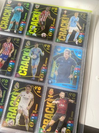 Álbum Adrenalyn 2024/25 casi completo