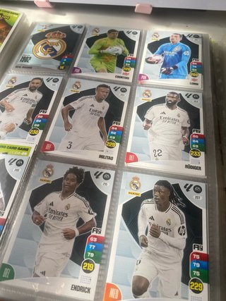 Álbum Adrenalyn 2024/25 casi completo