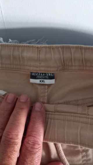 Bermudas hombre beige
