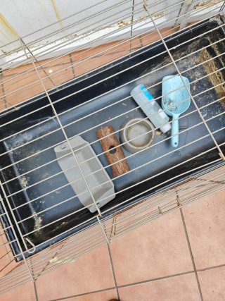 Jaula grande para conejos con accesorios