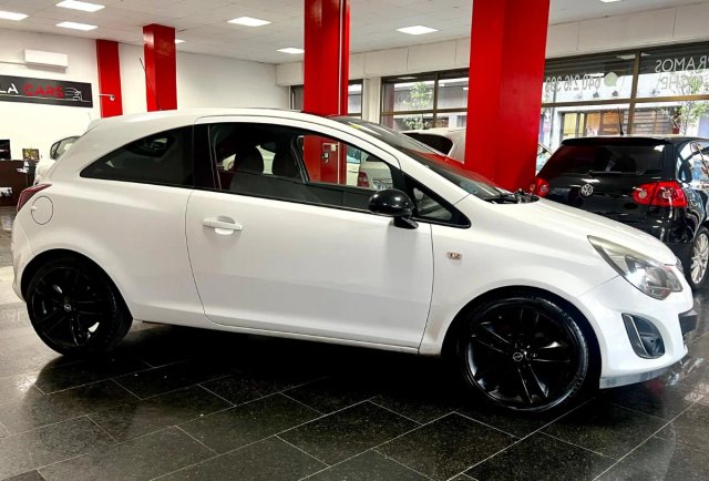 Opel Corsa 2014 1.4TURBO120cv 160.000km ETIQUETA C