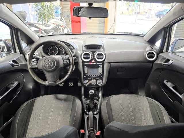 Opel Corsa 2014 1.4TURBO120cv 160.000km ETIQUETA C