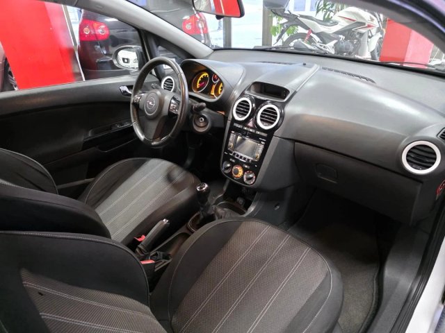 Opel Corsa 2014 1.4TURBO120cv 160.000km ETIQUETA C