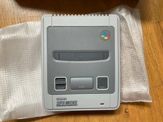 Super Nintendo Classic Mini + 2 Mandos