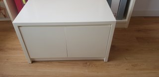 Mueble blanco de madera maciza lacada