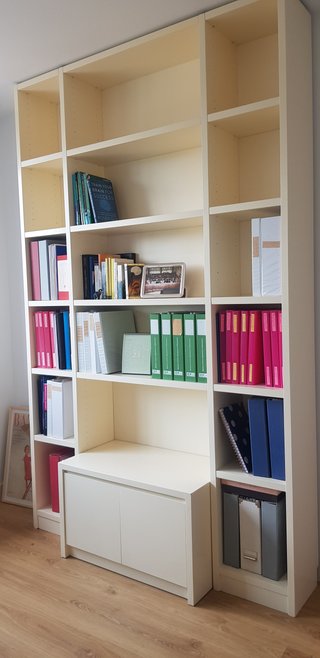 Mueble blanco de madera maciza lacada