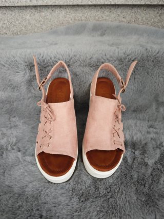 Sandalias de plataforma rosas y blancas Barbie