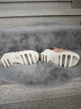 Sandalias de plataforma rosas y blancas Barbie
