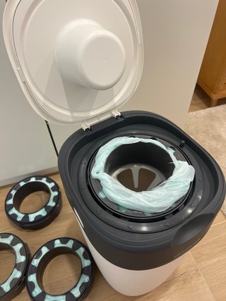 Papelera pañales Tommee Tippee + 4 recambios