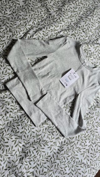 Camiseta Pull&Bear gris manga larga ajustada