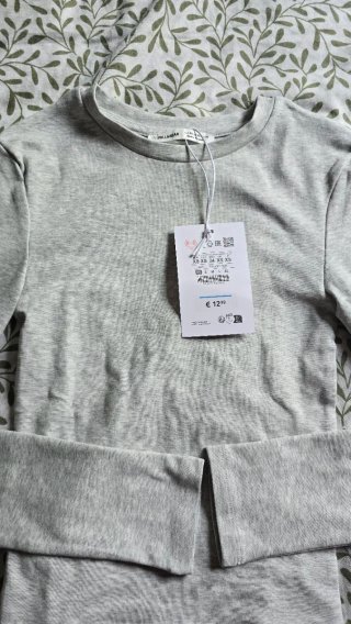 Camiseta Pull&Bear gris manga larga ajustada