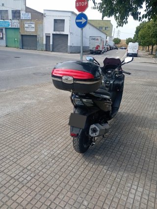 Kymco Xciting 400i ABS Negra.