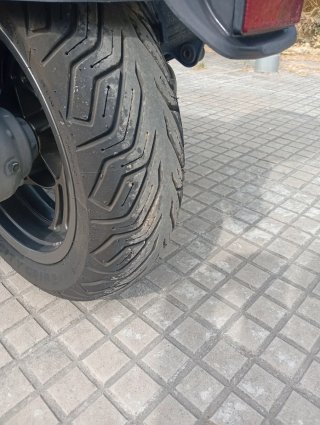 Kymco Xciting 400i ABS Negra.