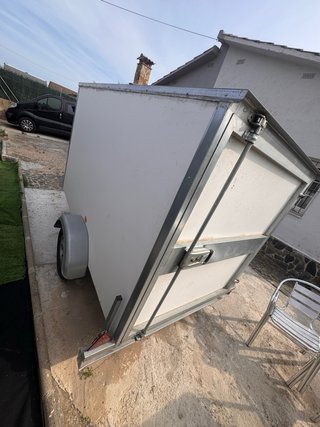 Remolque FEBA 4020 caja cerrada  Venta o cambio !