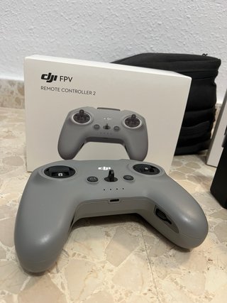 DJI Avata FPV Drone + Goggles + Mando + Baterias