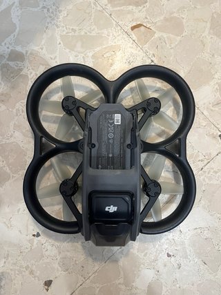 DJI Avata FPV Drone + Goggles + Mando + Baterias