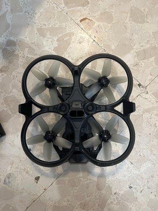 DJI Avata FPV Drone + Goggles + Mando + Baterias