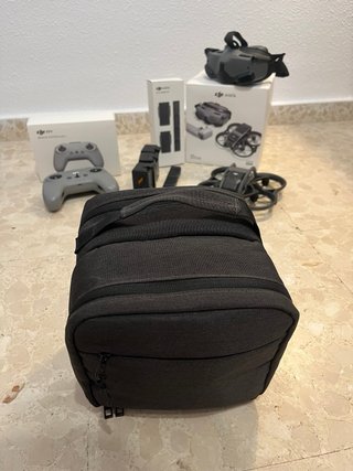 DJI Avata FPV Drone + Goggles + Mando + Baterias