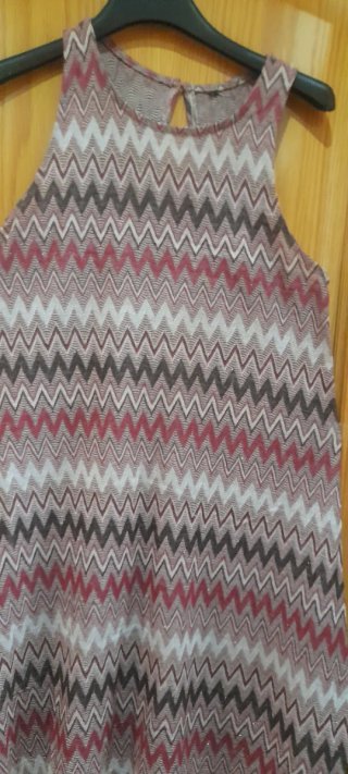 Vestido Zara estampado zig-zag, talla S/M