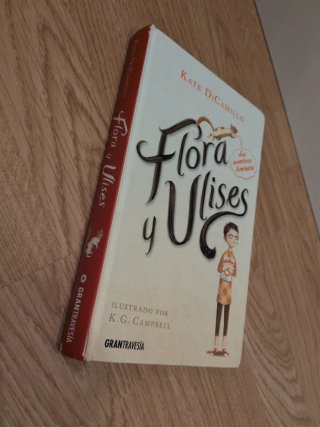 Libro Flora y Ulises: Las aventuras iluminadas