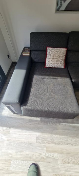 Sofá chaise longue gris y negro
