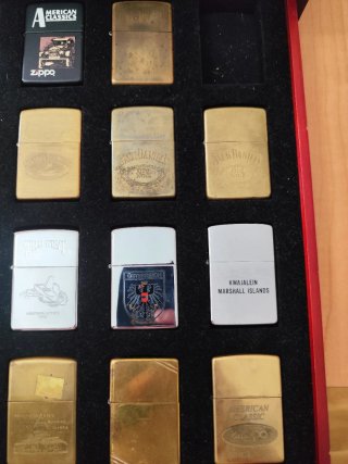 Prezzo per due accendini Zippo a scelta