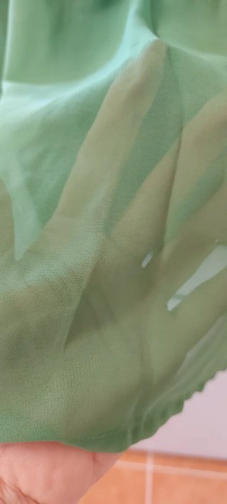 Vestido verde con pedrería