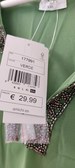 Vestido verde con pedrería