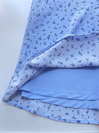 Falda Mini Floral H&M Talla 36 Azul Lavanda