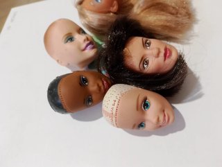 Lote 5 cabezas Barbie para reparar