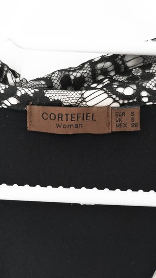 Camiseta Cortefiel encaje manga corta