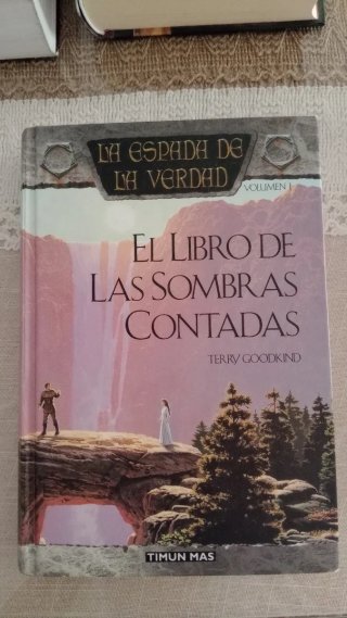 El libro de las sombras contadas