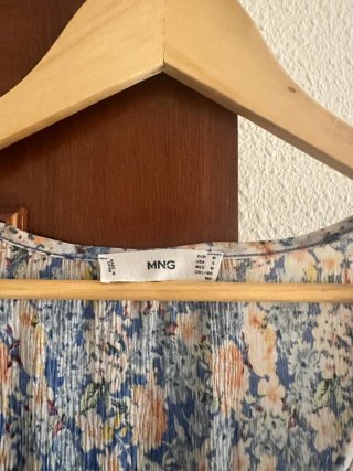 Vestido Mango azul flores manga corta
