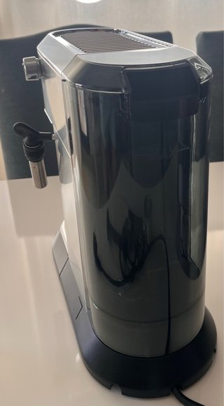 Cafetera Delonghi Dedica Style Plateada