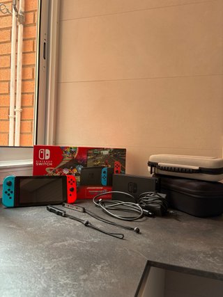 Pack Nintendo Switch + fundas protectoras