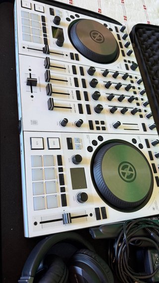 Traktor S4 MK3 Profesional + Maleta Rígida