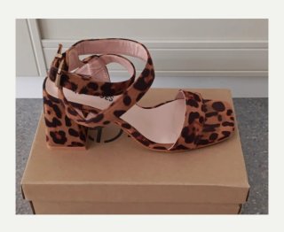 Sandalias leopardo tacón bloque