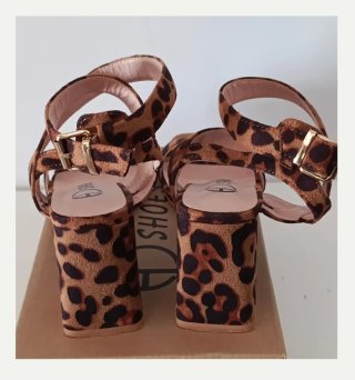 Sandalias leopardo tacón bloque