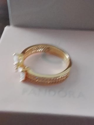 Anillo Pandora Dorado Lazo Brillante T56