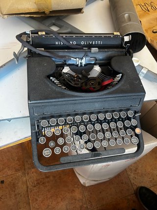 Máquina de escribir Hispano Olivetti