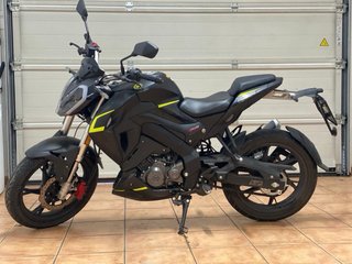 Moto 125cc Negra y Amarilla