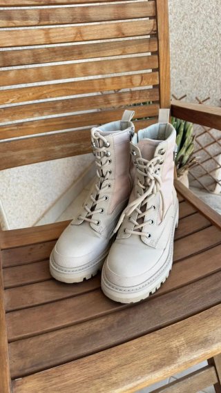 Botines Guess BADA plataforma beige/rosa