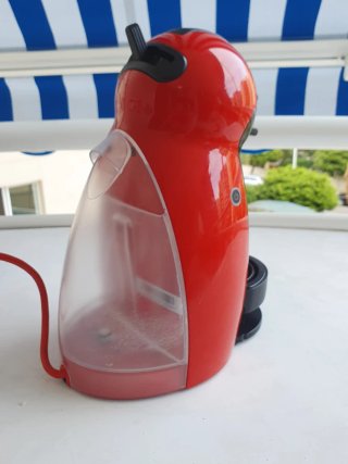 Cafetera Dolce Gusto Roja